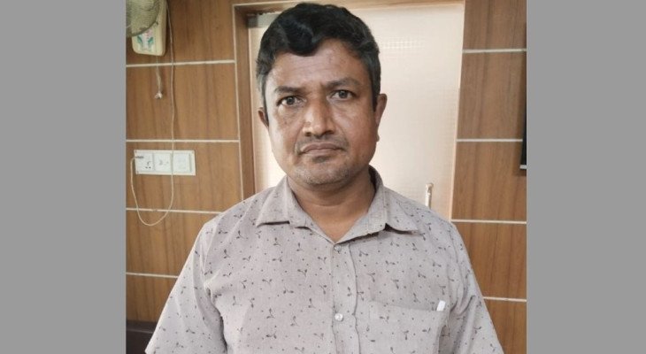 শিক্ষক দিবসের ব্যানারে ‘শেখ হাসিনার বাংলাদেশ’, প্রধান শিক্ষক আটক